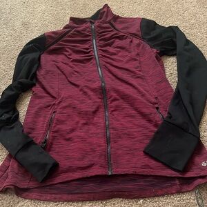 Maurice’s top size L